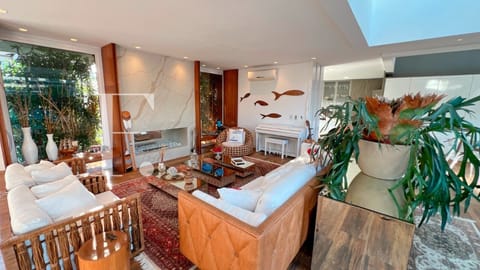 Casa Condomínio com 386m², 3 dormitórios, 3 suítes, 2 vagas, Velas da Marina em Capão da Canoa