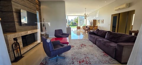 Casa Condomínio com 224m², 4 dormitórios, 4 suítes, 4 vagas, Ventura Club em Xangri-Lá