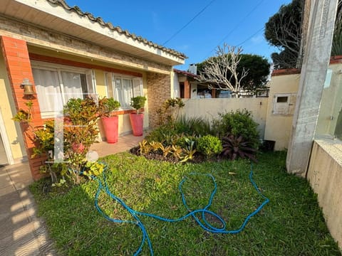 Casa com 300m², 5 dormitórios, 2 suítes, 1 vaga, no bairro Rainha do Mar em Xangri-Lá