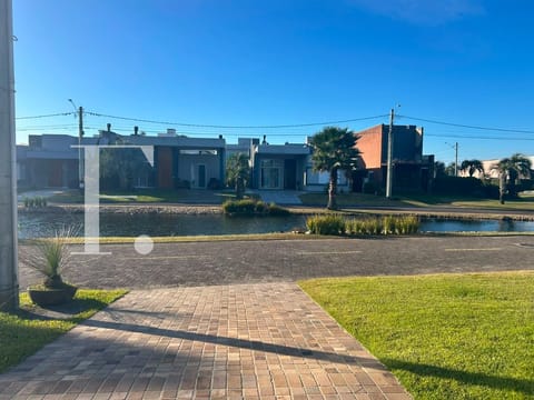 Sobrado com 199m², 4 dormitórios, 4 suítes, 2 vagas, Acqualina em Xangri-Lá