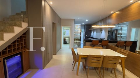 Casa Condomínio com 151m², 4 dormitórios, 4 suítes, 2 vagas, Murano em Capão da Canoa