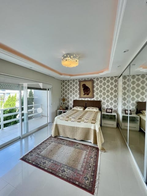 Casa Condomínio com 275m², 4 dormitórios, 3 suítes, Condado de Capão em Capão da Canoa