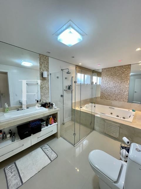 Casa Condomínio com 275m², 4 dormitórios, 3 suítes, Condado de Capão em Capão da Canoa